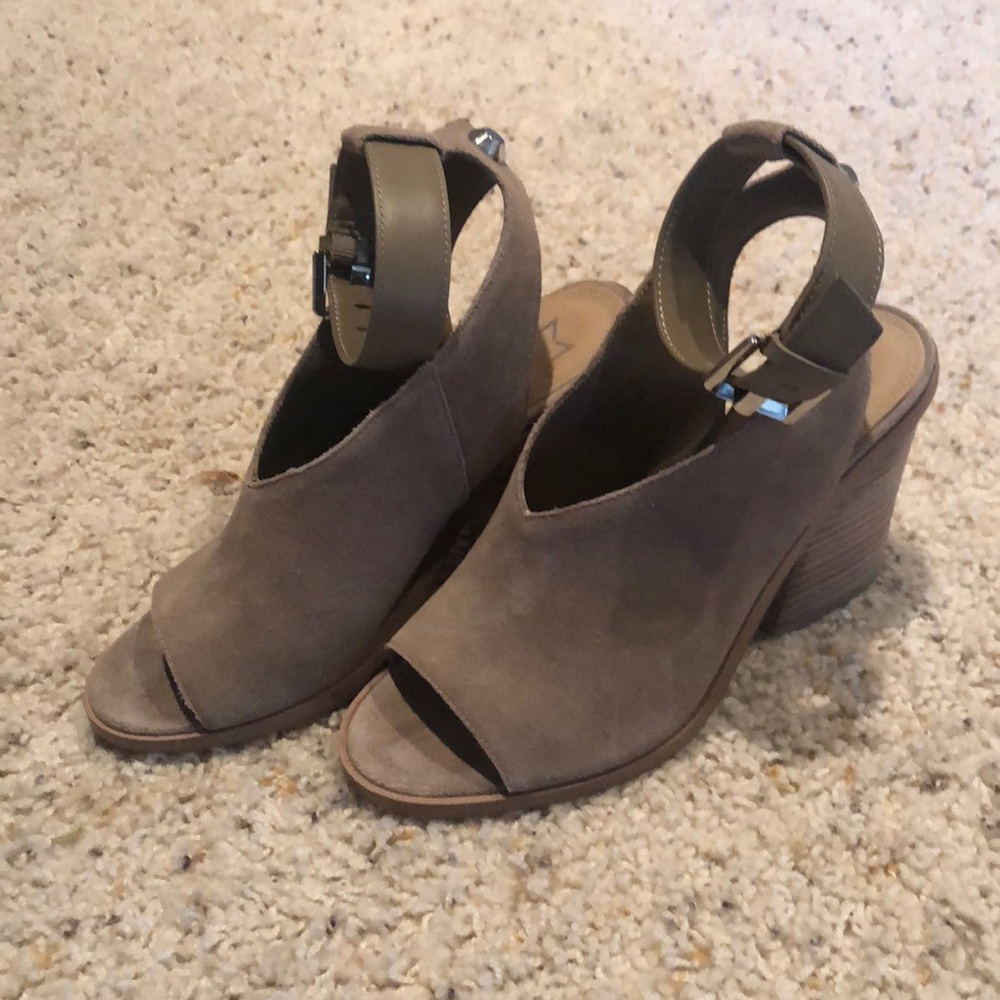 MarcFisher Vashi Open Toe Ankle Strap 7.5 in Taupe